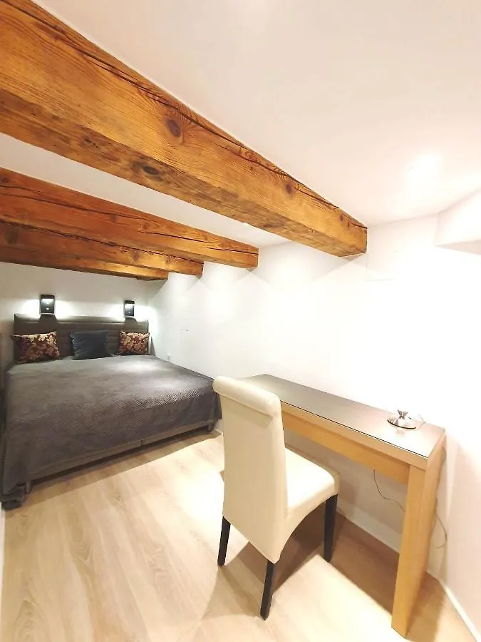 Mezzanine De Grinzing Apartment Vienna